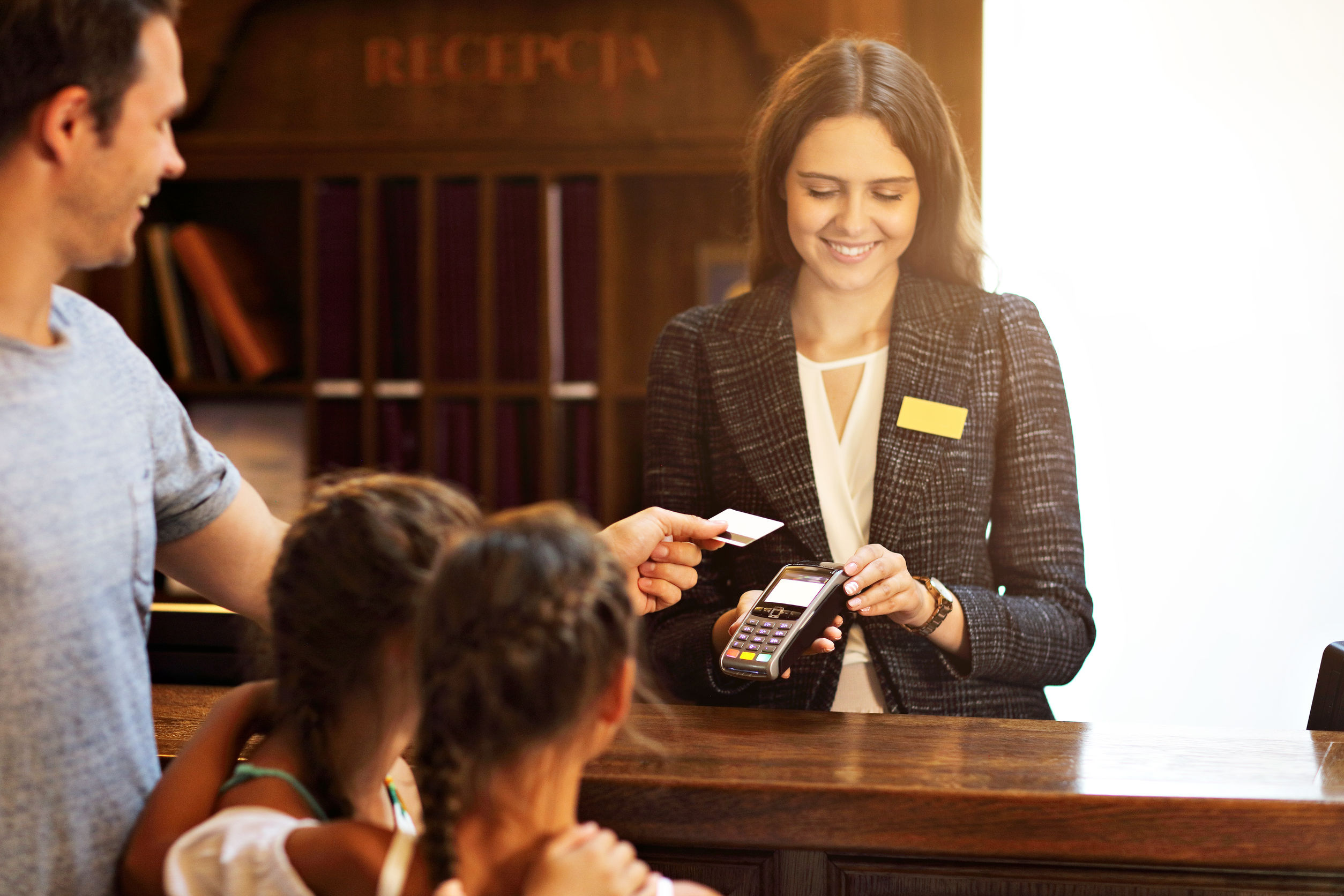 Train Your Front Desk Team On The 5 Pillars Of Hospitality