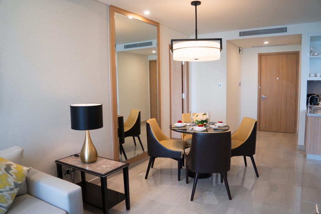 choosing serviced apartments over hotels