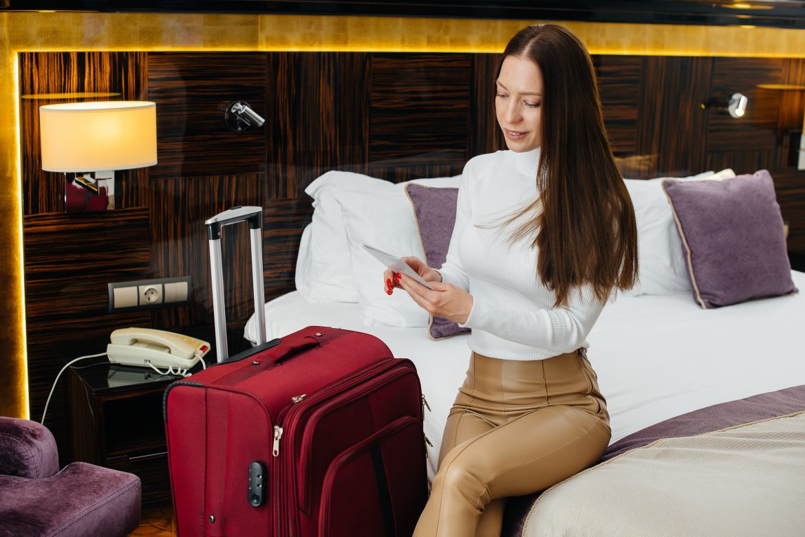 6 Tips To Positively Impact Guest Experience at Your Hotel STAAH 5