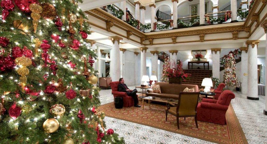 8 Pricing Strategies for Hotels During the Holiday Season