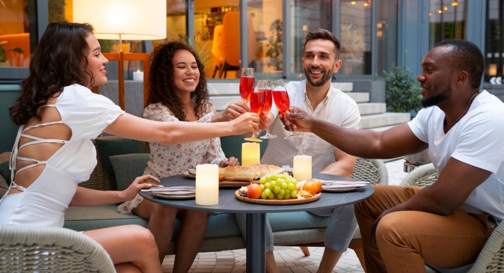 7 Social Media Tips to Help Your Hotel Stand Out This Peak Season 117 hotel Guest moments